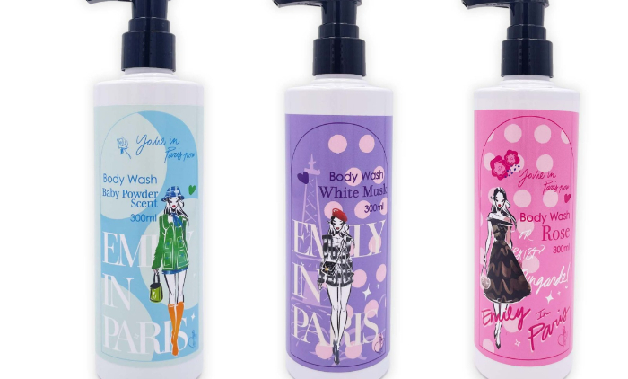 Emily in Paris美妝系列｜Emily in Paris沐浴露沐浴露以獨特香水配方調製，香味持久不散，而香氣分為白麝香、玫瑰、爽身粉。